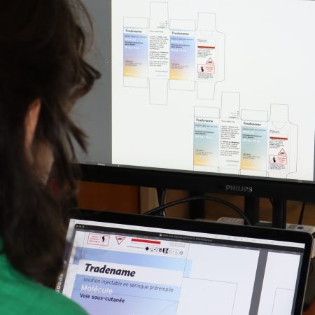 Préparation de prototypes de packaging de médicament : modification des patron sur ordinateur